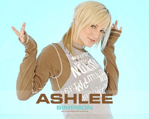  Ashlee Simpson