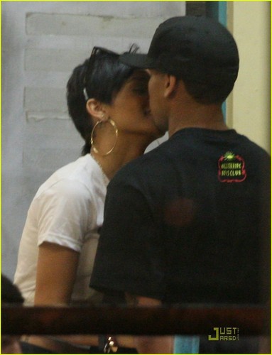 Chris & Rihanna 