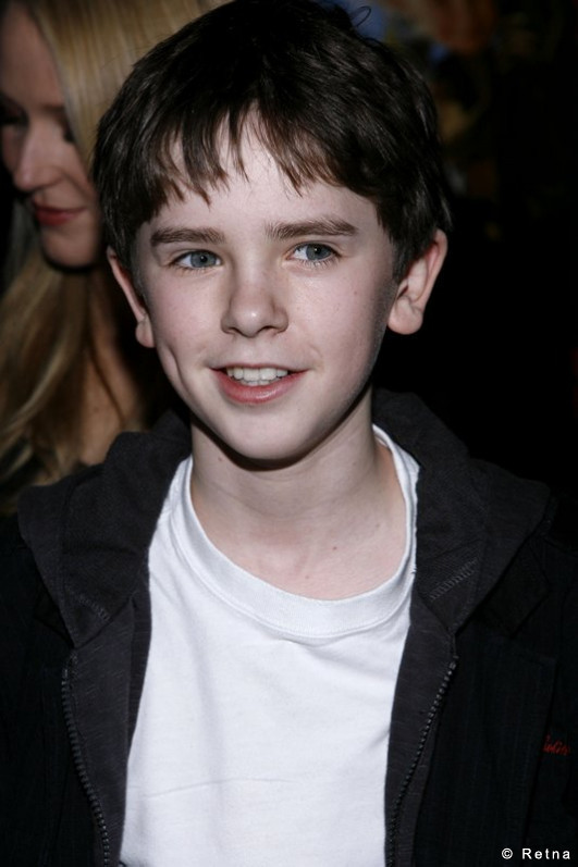 Freddie Highmore - Picture Colection