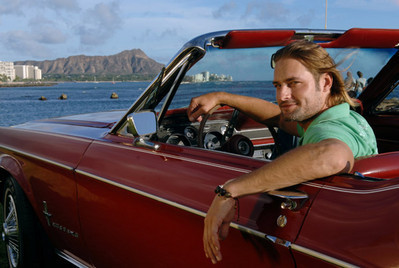 Josh Holloway on Hawaii - lost-actors photo