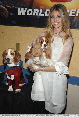  Taylor at Underdog premiere