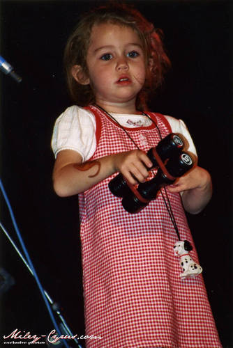  baby miley shes so cute