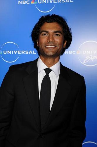  हीरोस Cast At The NBC Universal Experience