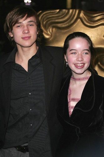  Anna Popplewell and William Moseley