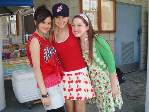 Chelsea, Selena, and Jennifer Pics