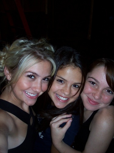  Chelsea, Selena, and Jennifer Pics