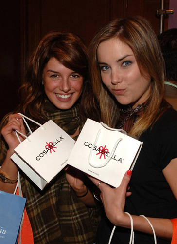 JESSICA STROUP WITH FRIEND SHENAE GRIMES