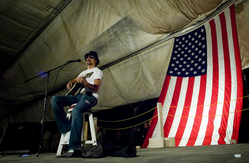  Kid Rock Performing For The Troops