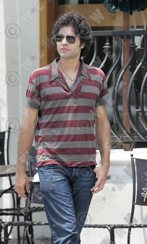  ADRIAN GRENIER AND CAST OF ENTOURAGE FILM AT URTH CAFFE JUNE 16, 2008