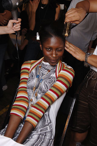  Marc kwa Marc Jacobs Spring 2006: Backstage
