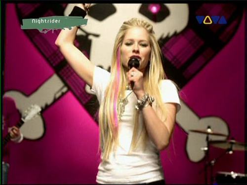 Avril Lavigne images Music Video: Girlfriend HD wallpaper ...

