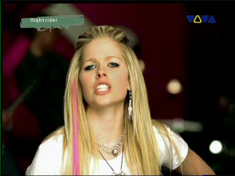 Music Video: Girlfriend - Avril Lavigne Image (1559077 ...
