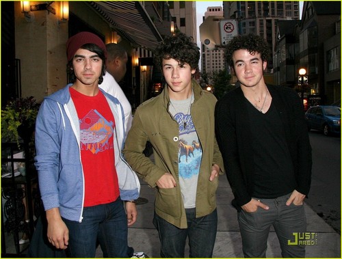  Jonas Brothers <3