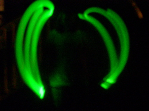  Temptasia's Glow Stick ipakita
