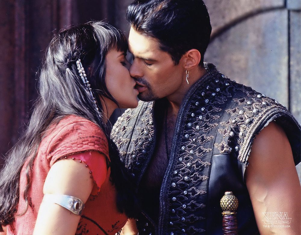 http://images1.fanpop.com/images/photos/2000000/xena-and-ares-xena-and-ares-2047958-1000-780.jpg