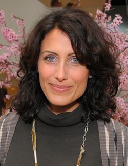  Lisa Edelstein at the opening of the new Badgley Mischka boutique.