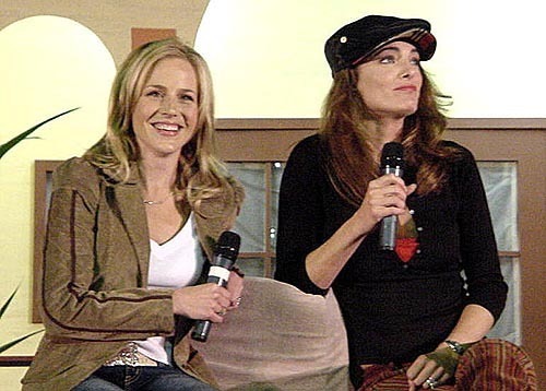  julie and stephanie at convention