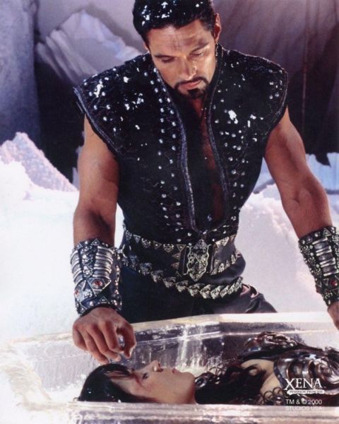 http://images1.fanpop.com/images/photos/2200000/Looking-Death-In-The-Eye-xena-and-ares-2289881-480-600.jpg