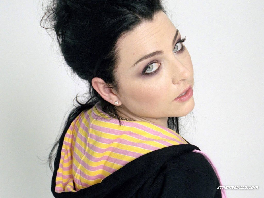 Amy Lee - Picture Gallery
