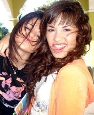  Demi & Selena