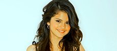  Selena Gomez<33