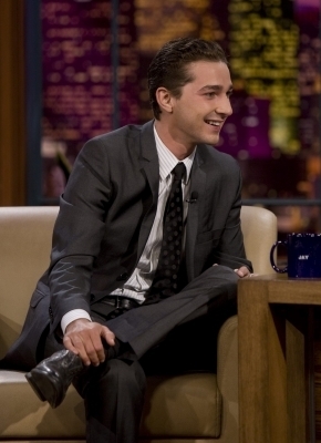  Shia on The Tonight tampil with jay Leno