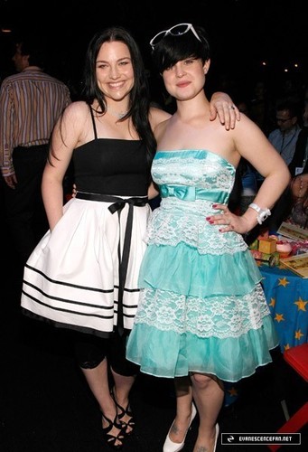  Amy Lee @ Betsey Johnson Spring 09 Fashion tampil