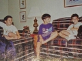 Joans brothers on the sofa - the-jonas-brothers photo