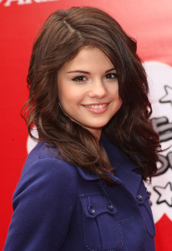  Selena at Target Even(HQ)