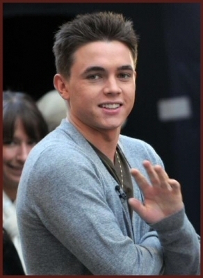  Jesse McCartney @ Read for the Record jour