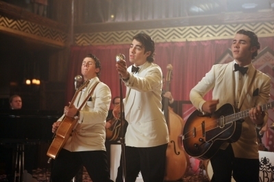  Jonas Brothers in the 사랑 Bug 음악 Video