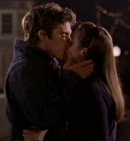  In which episode did Rory and Jess kiss for the first time?
