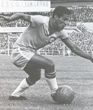  During his career with Brazil national team, Garrincha side suffered only a single loss when he was on the field. Who defeated Garrincha?