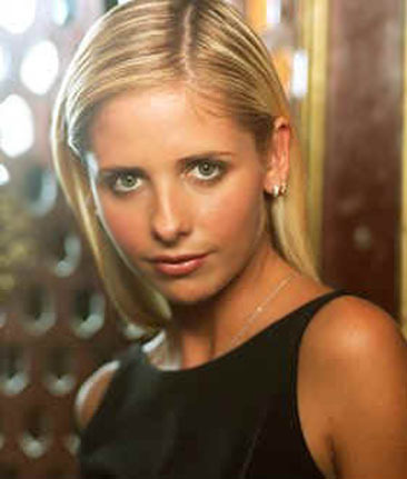  What is on the ожерелье Buffy wears around her neck?