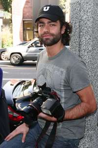  Adrian Grenier takes a picture of a Greener Future!