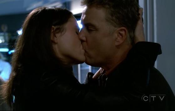  Sara and Grissom's only onscreen kiss. From "Goodbye and Good Luck."