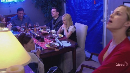  Angela in dîner Party