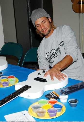  guitar, gitaa Charity Event