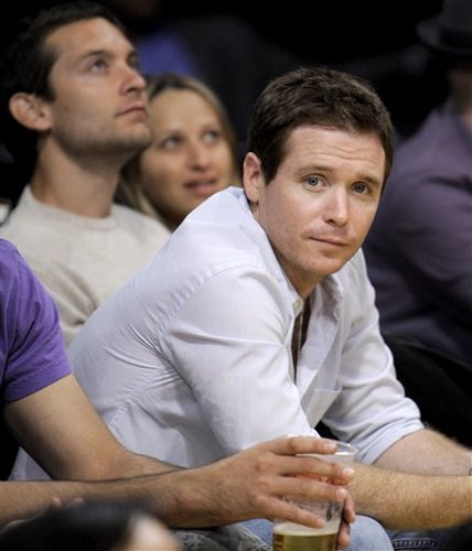  Kevin Connolly attends the La Lakers vs Utah Jazz playoffs at the Staple Center in LA 5/4/08