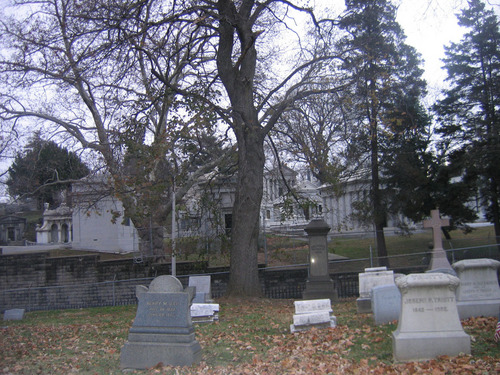  月桂樹, ローレル 丘, ヒル Cemetery