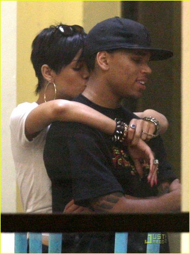  Rihanna& Chris