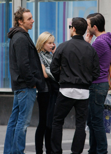  Kristen with Герои cast in New York