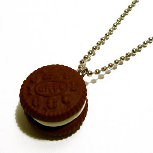  Oreo Cookie Necklace!