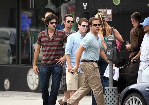  Kevin Connolly, Jeremy Piven & Adrian Grenier Walk it Out at Urth Caffe 06-16-08