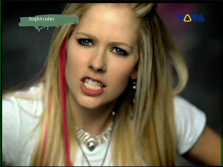 Music Video: Girlfriend - Avril Lavigne Image (1559013) - Fanpop