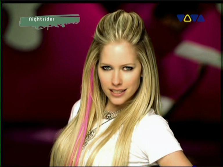 Music Video: Girlfriend - Avril Lavigne Image (1559060) - Fanpop