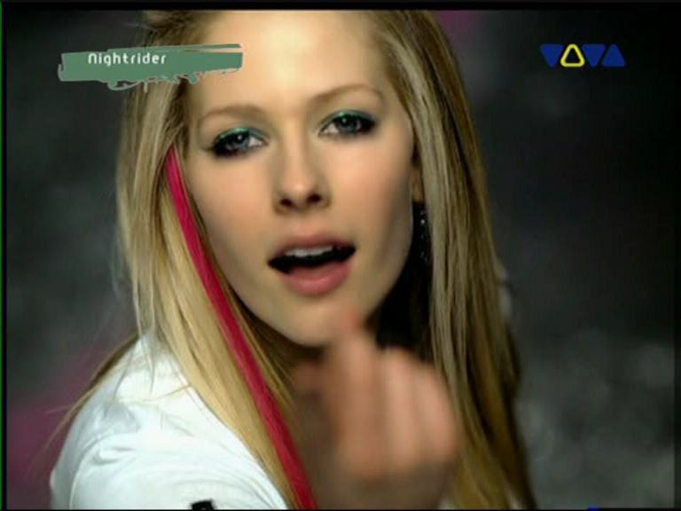 Music Video: Girlfriend - Avril Lavigne Image (1559066) - Fanpop