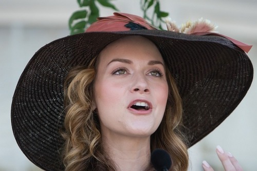  Pictures of Hilarie burton at NC azalee Festival