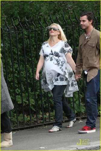 Gwen at Londres Zoo