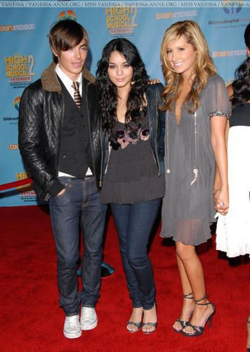  Zac, Vanessa & Ashley
